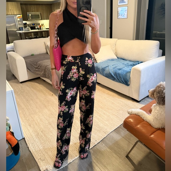 🆓 Black Floral High Waist Pants - Picture 3 of 5